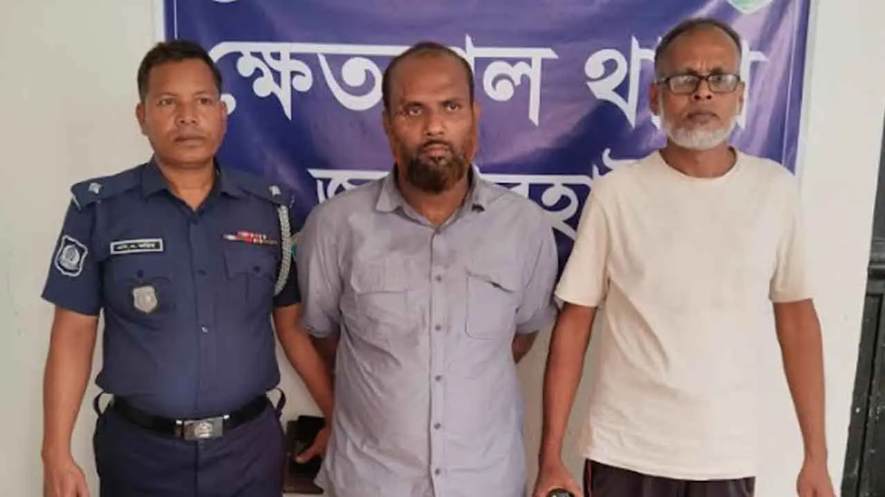 জয়পুরহাটে ইয়াবাসহ প্রাথমিক বিদ্যালয়ের শিক্ষক আটক