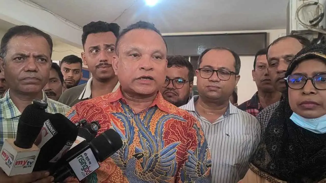 স্বাস্থ্যখাতে দলীয়করণের কুফল পোহাচ্ছি: প্রধানমন্ত্রীর বিশেষ সহকারী