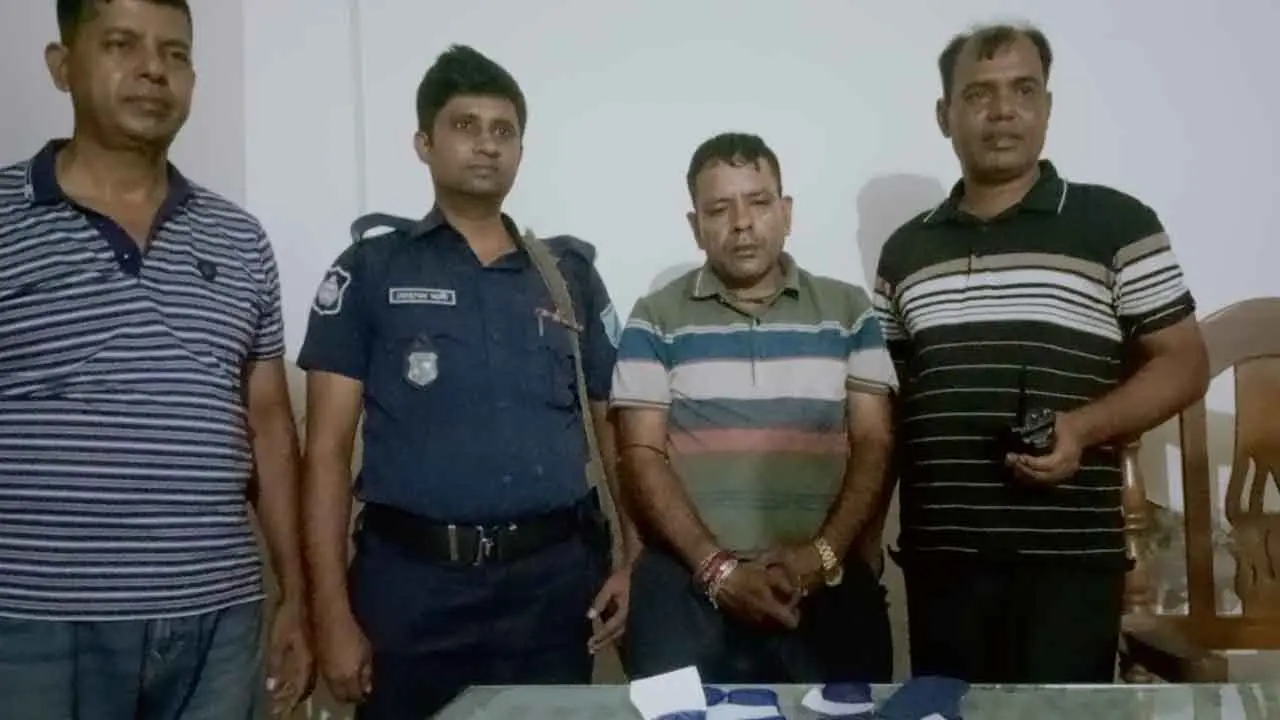 সোনারগাঁয়ে ১৭০২ পিস ইয়াবাসহ আটক ১