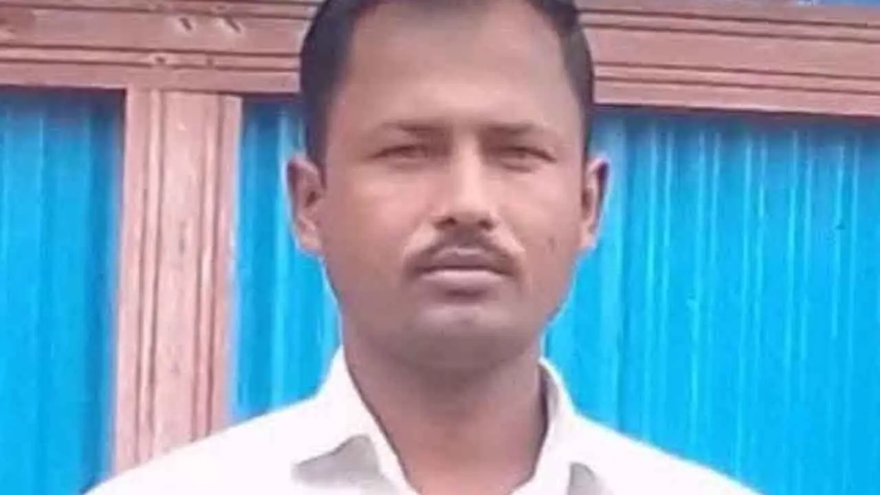 ফুটবল তুলতে নদীতে নেমে তলিয়ে গেল যুবক