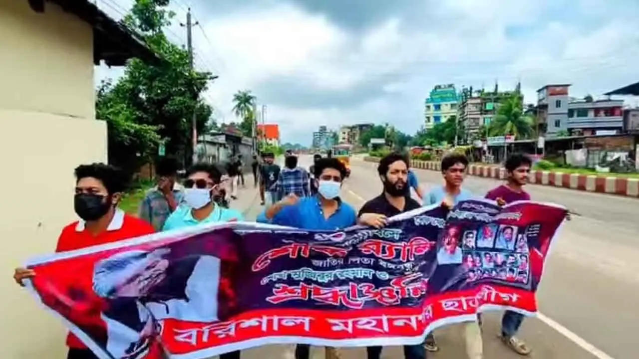 বরিশালে কার্যক্রম নিষিদ্ধ ছাত্রলীগের ব্যানারে মিছিল, গ্রেফতার ৭