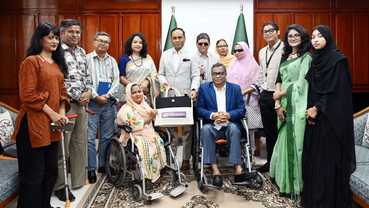 প্রতিবন্ধী ব্যক্তিদের আমাদের প্রতিবন্ধকতা হিসেবে দেখা উচিত নয়