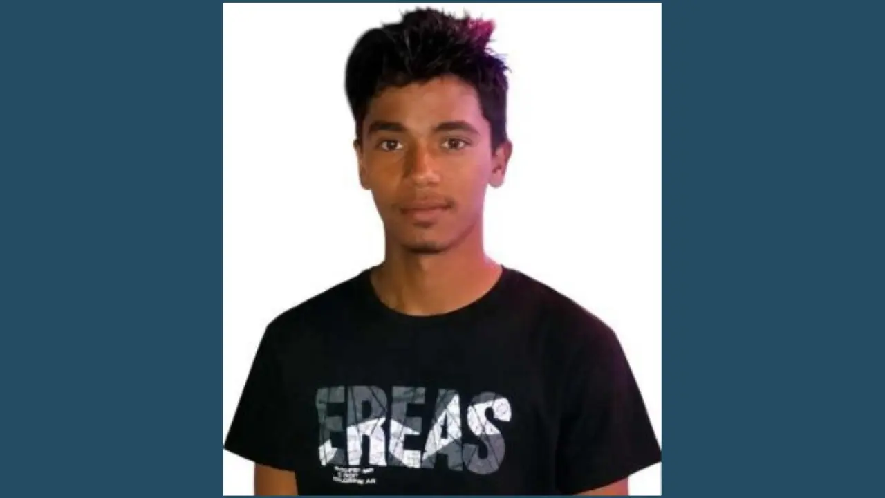 ওমানে পালিয়ে যাওয়ার সময় বিমানবন্দর থেকে ছেলে গ্রেপ্তার