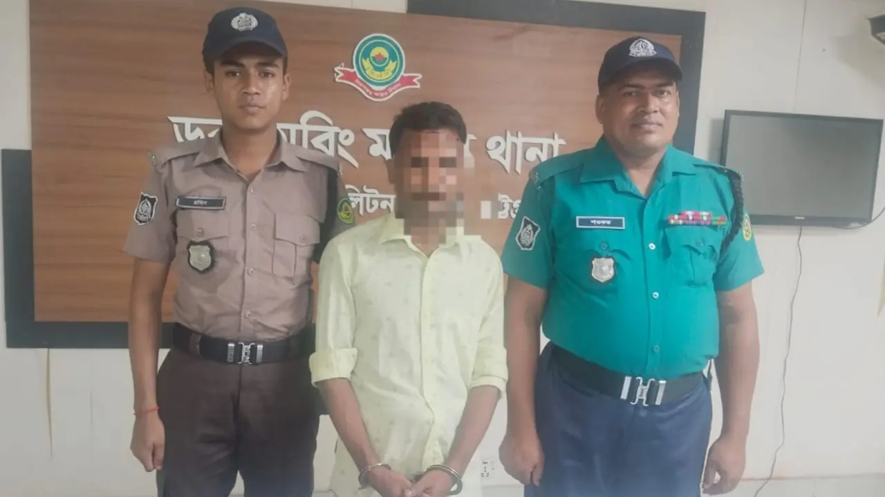 পর্নোগ্রাফি ভিডিও তৈরি করে ব্ল্যাকমেইল, যুবক গ্রেপ্তার