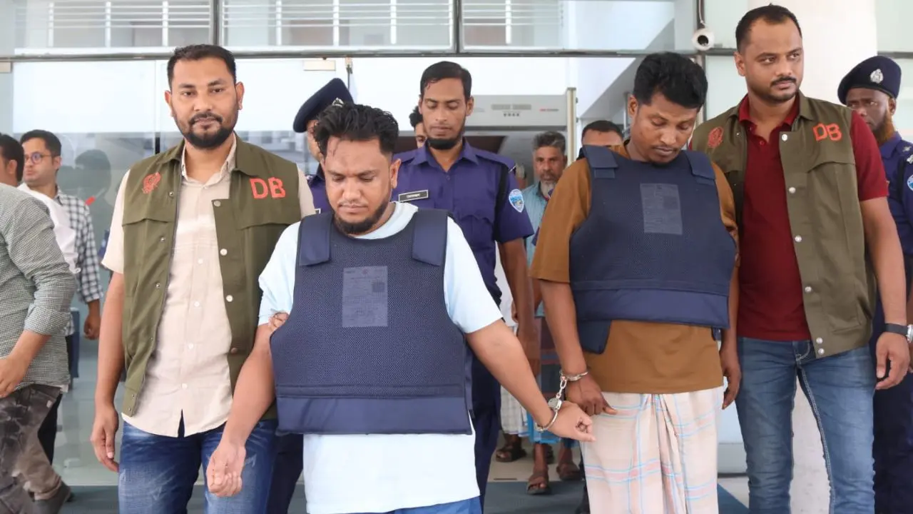চট্টগ্রামে পুলিশের সঙ্গে গুলি বিনিময়ের পর গ্রেপ্তার ৪