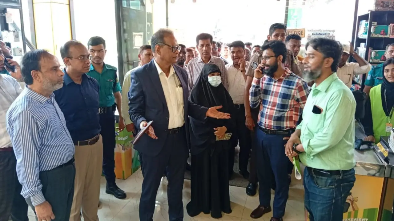 চট্টগ্রামে চউকের অভিযানে ১৯ লাখ টাকা জরিমানা, সিলগালা রেস্টুরেন্ট