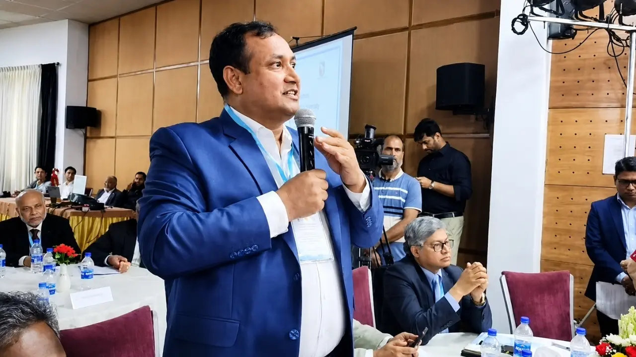 বিশ্ববিদ্যালয়ের শিক্ষকদের মতো চিন্তা ও চেতনা সাত কলেজের শিক্ষকদের নেই