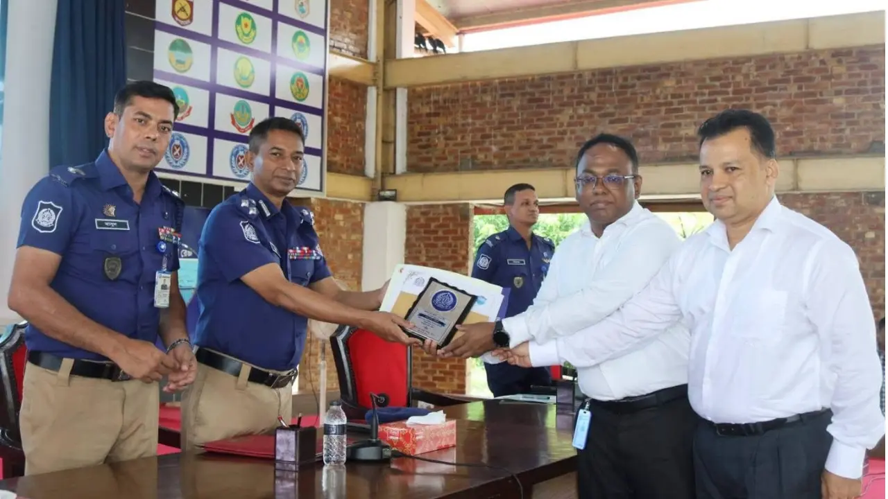 জনআস্থা অর্জনে পেশাদারিত্বের সঙ্গে দায়িত্ব পালনের নির্দেশ ডিআইজির