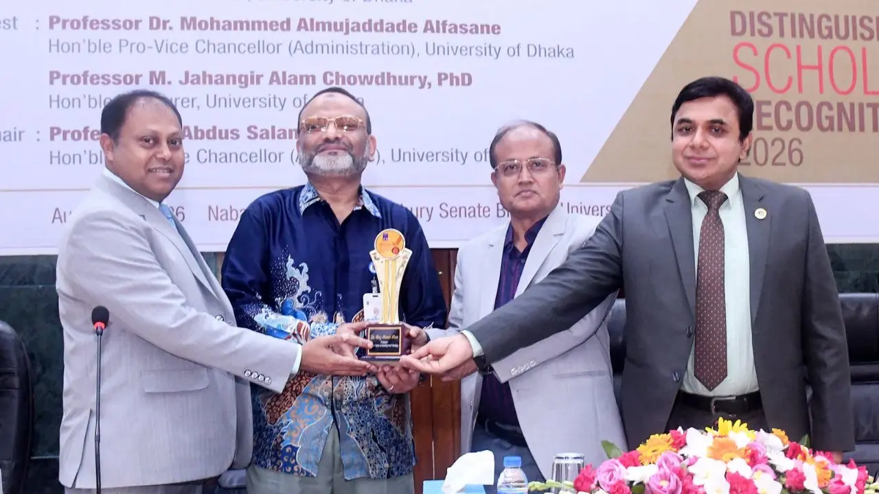 গবেষণার ক্ষেত্রে ‘সাদা-নীল-গোলাপি’ পরিচয় যেন বিচারবোধকে আচ্ছন্ন না করে