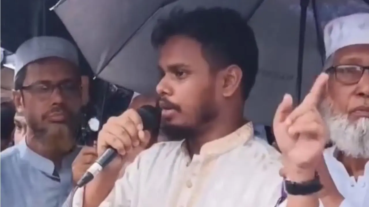 চব্বিশের জুলাইয়ে পুলিশকে পিটিয়ে রক্তাক্ত করা হয়েছে, সে দৃশ্য দেখেননি?