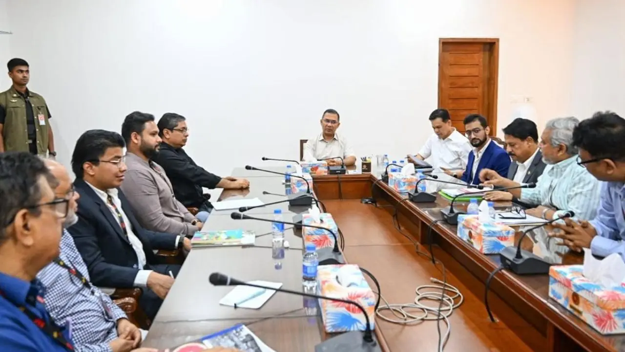 পানি ব্যবস্থাপনা নিয়ে বিশেষজ্ঞদের সঙ্গে প্রধানমন্ত্রীর মতবিনিময়