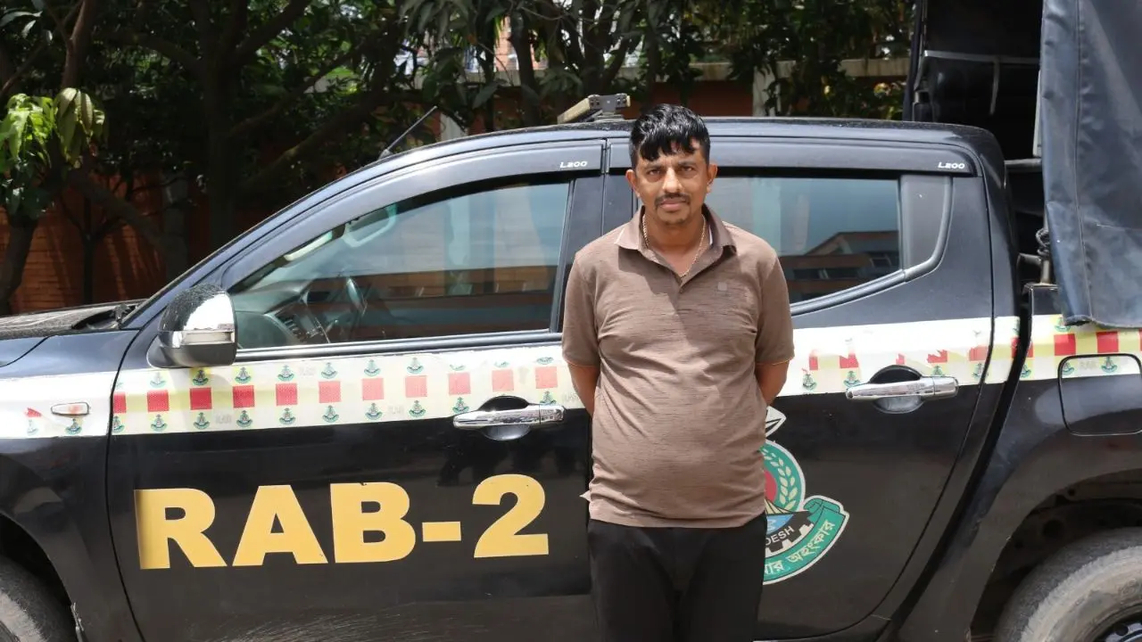 মোহাম্মদপুরে অস্ত্র-ইয়াবাসহ শীর্ষ সন্ত্রাসী ম্যাগনেট বাবু গ্রেপ্তার
