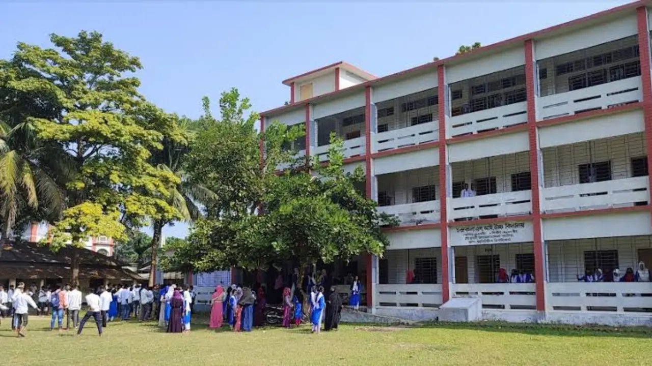 এক বছরের ব্যবধানে শতভাগ পাস করা শিক্ষাপ্রতিষ্ঠান কমেছে ৩১৫টি
