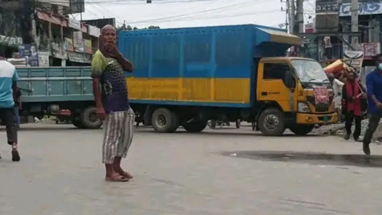 দিনাজপুরে অনির্দিষ্টকালের পরিবহন ধর্মঘট