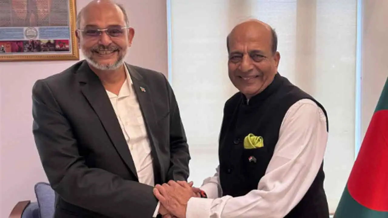 অর্থ ও পরিকল্পনা উপদেষ্টার সঙ্গে ভারতীয় হাইকমিশনারের বৈঠক