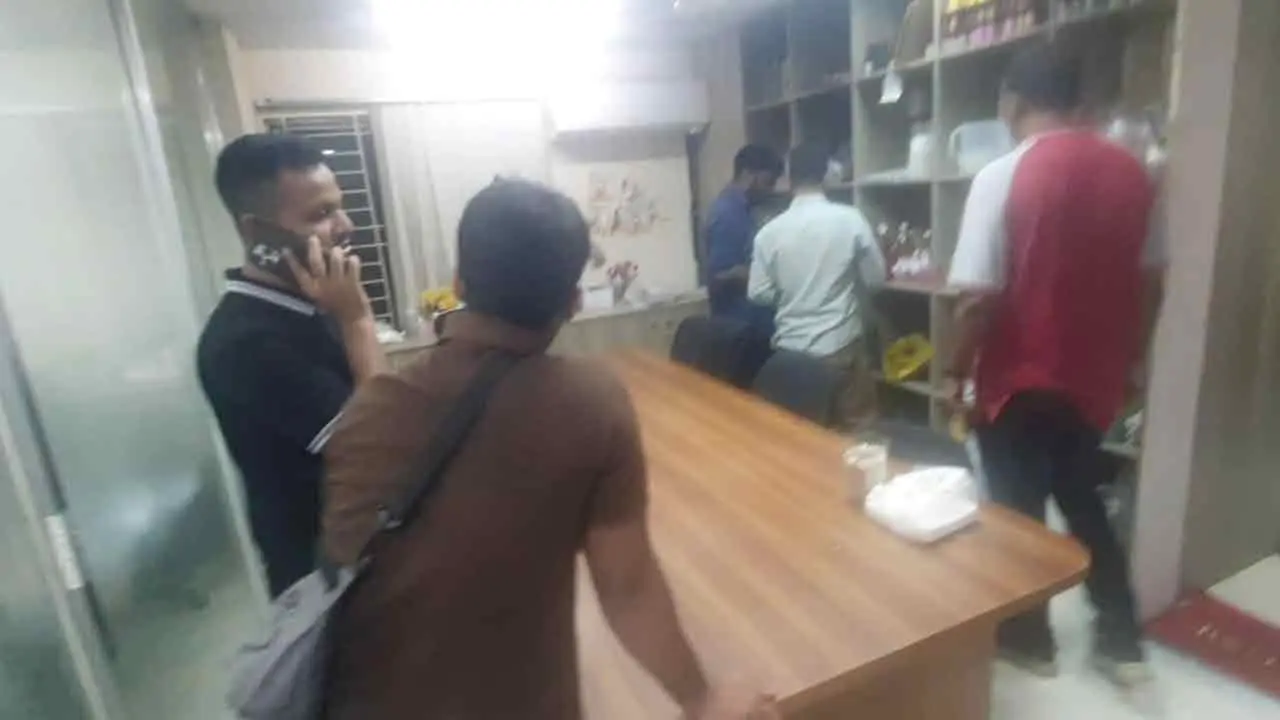 অনলাইনে হেরোইন তৈরির কাঁচামাল বিক্রি, ডিএনসির অভিযানে গ্রেপ্তার ১