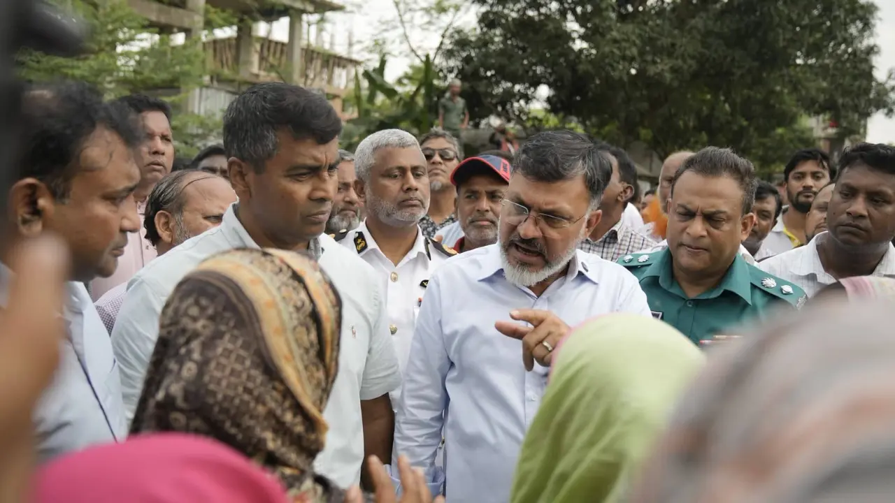 ডিএনসিসি প্রশাসক, স্থানীয় এমপির উপর গার্মেন্টস কর্মীদের হামলার অভিযোগ