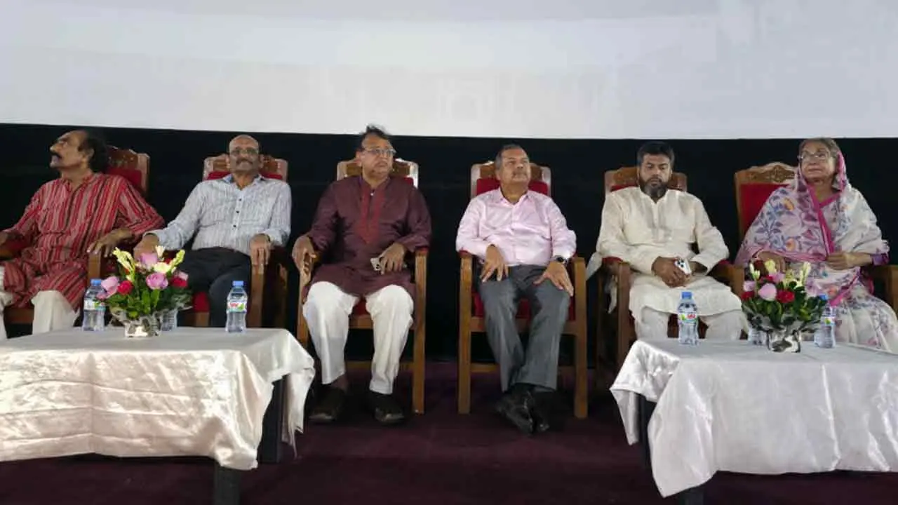 হৃদয়ে ঢাকা-৪১৬ : ডিএসসিসির উদ্যোগে চলচ্চিত্র উৎসব
