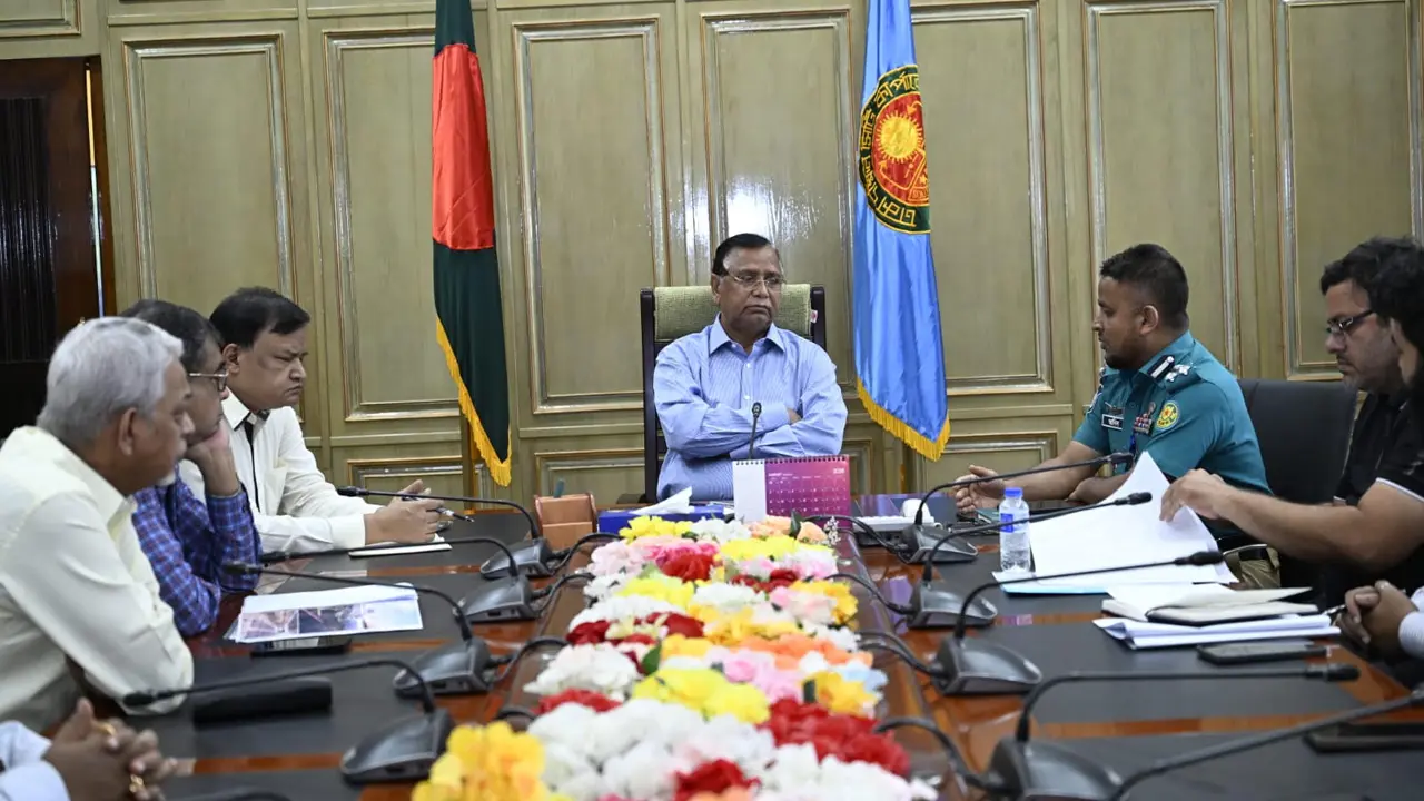 বাদামতলীর অবৈধ পার্কিং উচ্ছেদে ডিএসসিসি প্রশাসকের নির্দেশ