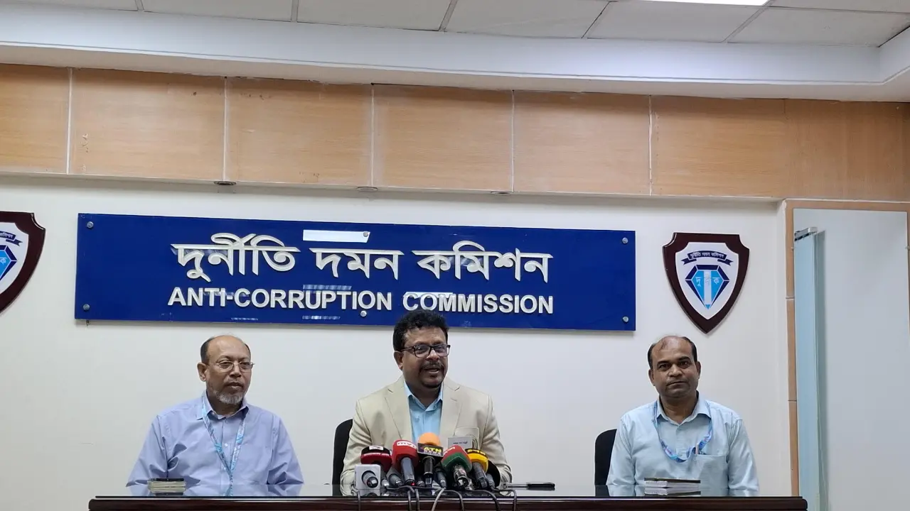 দুদকের ইমেজ সংকট কাটিয়ে জনবান্ধব প্রতিষ্ঠান গড়তে চাই : সচিব