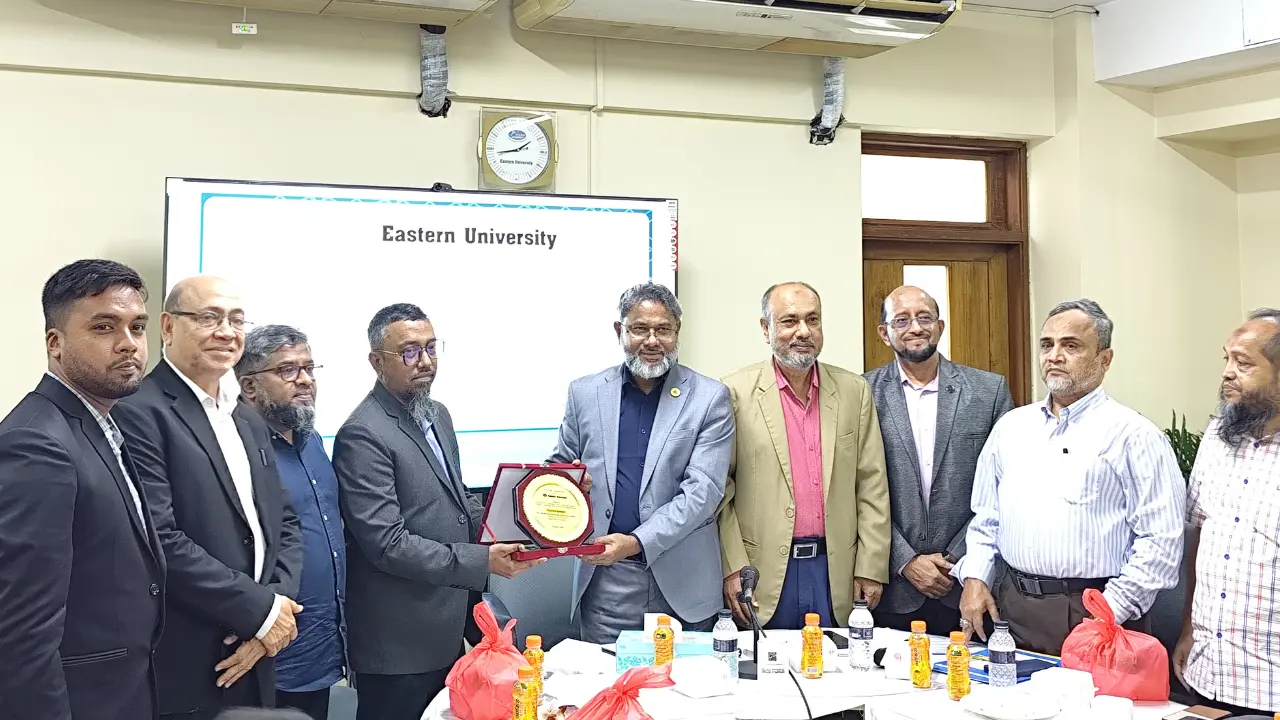 ইস্টার্ন ইউনিভার্সিটিতে ইসলামী ব্যাংকিং ও বিমার ওপর সেমিনার অনুষ্ঠিত