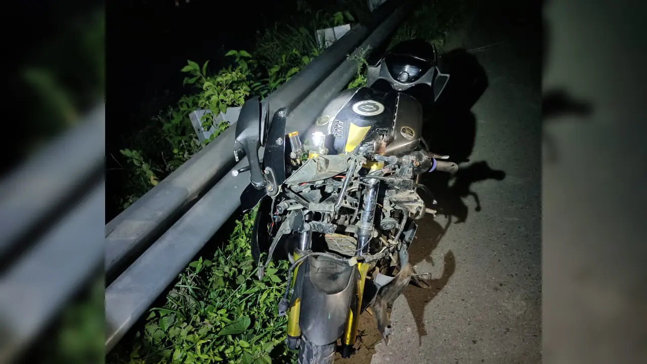 পথচারীকে ধাক্কা দিলো দ্রুতগতির মোটরসাইকেল, নিহত ২