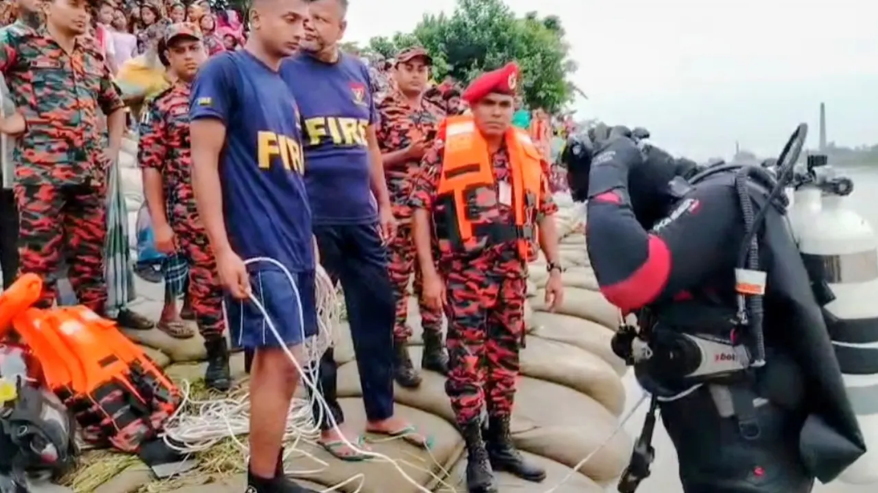 নদীর ৪০ ফুট গভীর থেকে তরুণীর নিথরদেহ উদ্ধার
