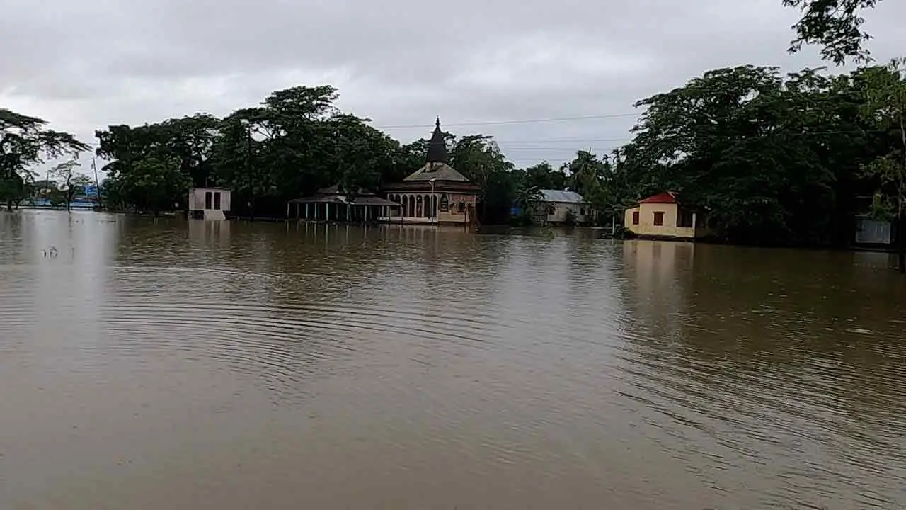আগামী ২ দিন ভারী বৃষ্টির আভাস, ৯ জেলায় স্বল্পমেয়াদি বন্যার শঙ্কা