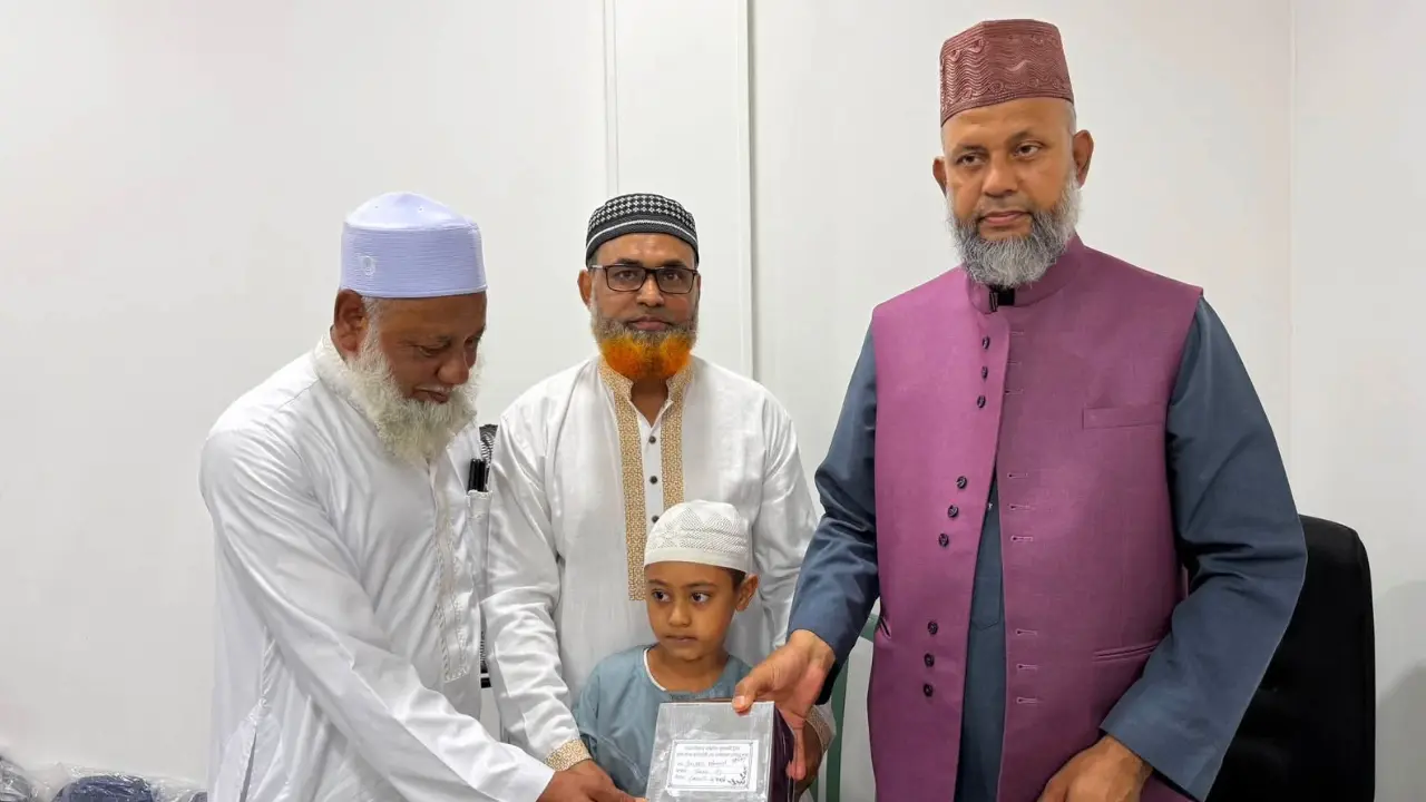 ফ্রান্সে প্রবাসী শিশু-কিশোরদের কোরআন শিক্ষা কোর্সের সমাপনী অনুষ্ঠান