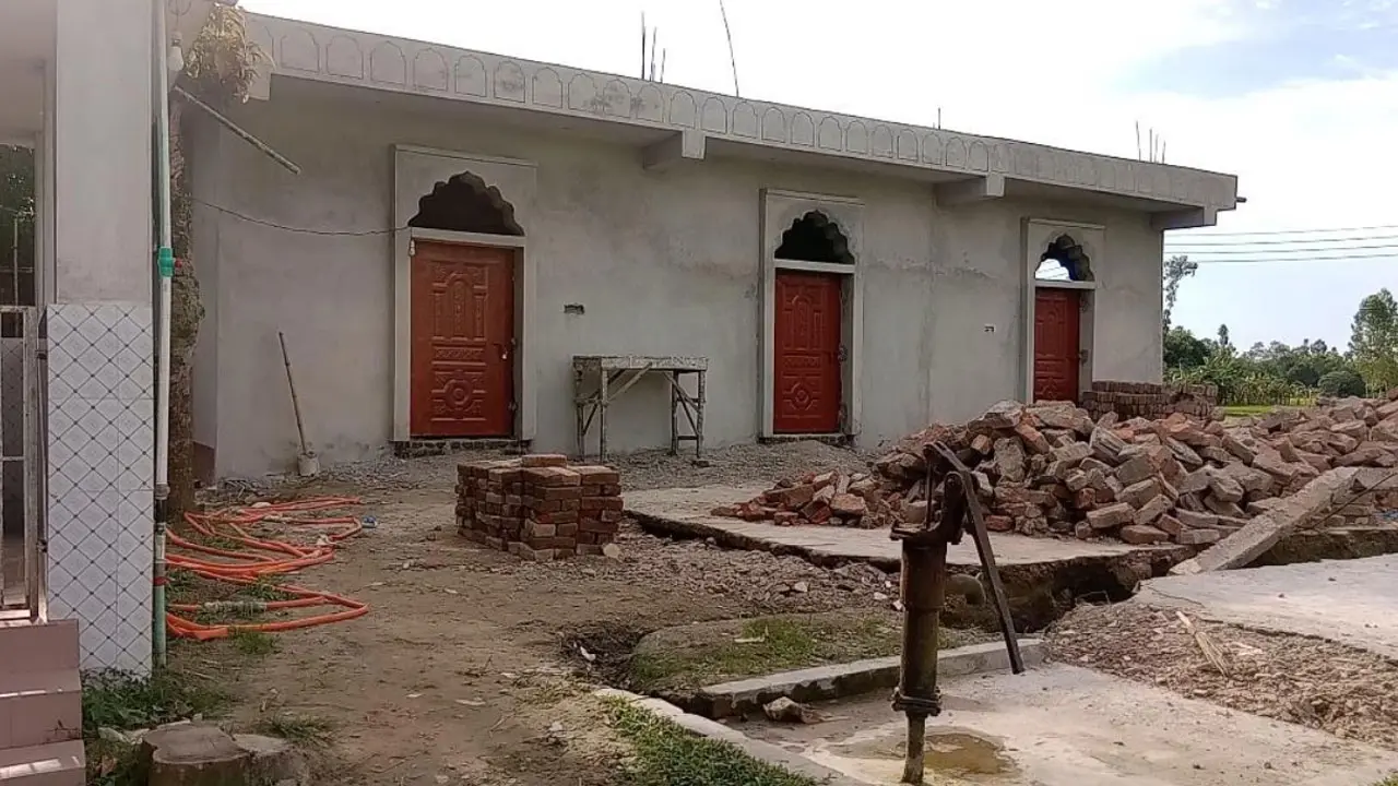 সরকারি প্রকল্পের অর্থ লুট, রক্ষা পায়নি মসজিদ-মন্দির ও কবরস্থানের বরাদ্দও