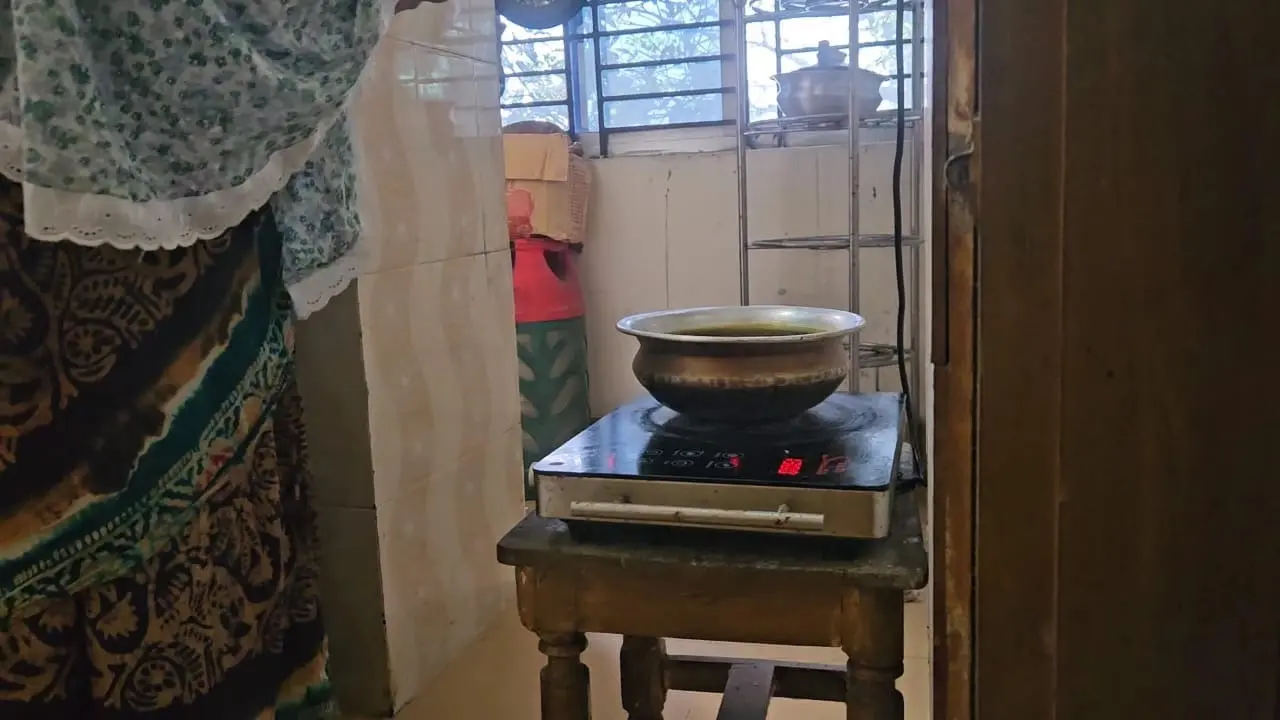 ফেনীতে গ্যাস সরবরাহ বন্ধ হয়ে অচল ফিলিং স্টেশন, বাসাবাড়ির দুর্ভোগও চরমে
