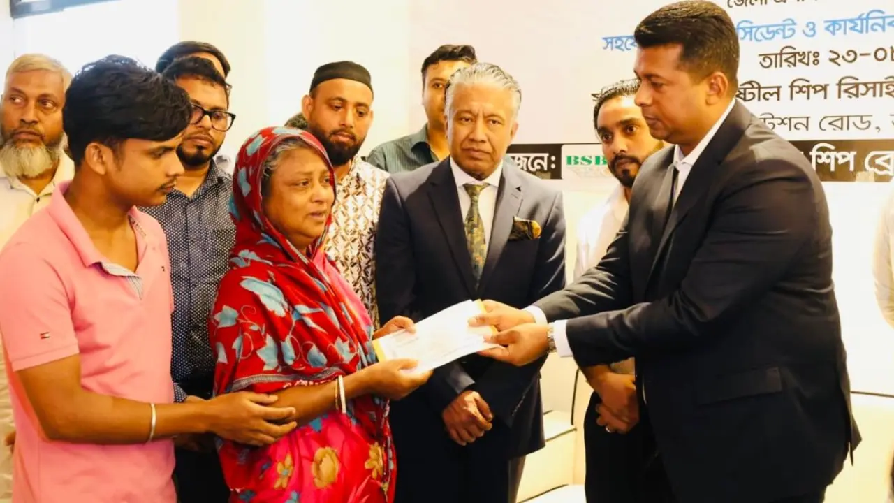 ক্ষতিপূরণ দিয়ে ক্ষমা চাইলেন ফেরদৌস শিপইয়ার্ডের মালিক