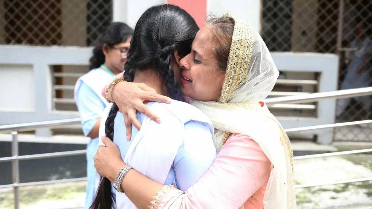 পাসের হার জিপিএ-৫ দুটিতেই এগিয়ে মেয়েরা