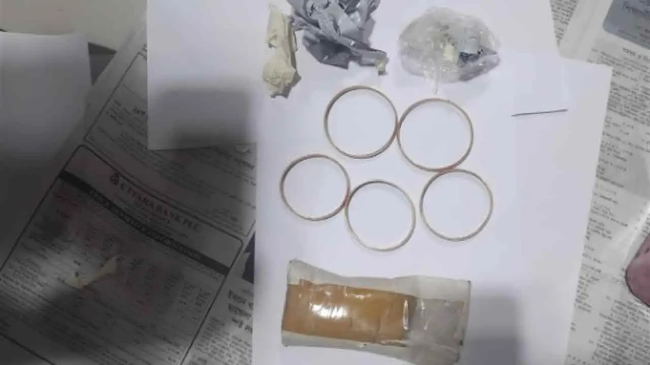 পেস্ট বানিয়ে স্বর্ণ পাচারকালে দুবাই ফেরত যাত্রী আটক