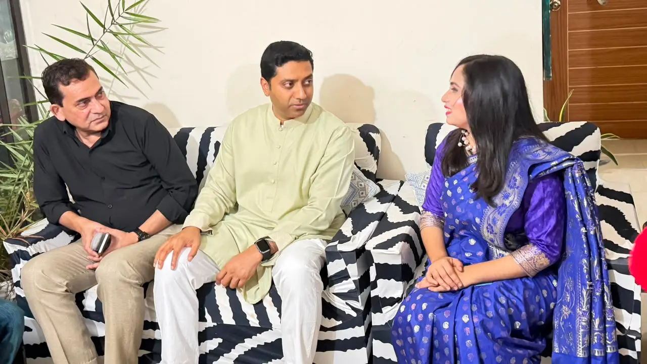 চায়ের আড্ডায় নাগরিকদের কথা শুনলেন ববি হাজ্জাজ, নিলেন উদ্যোগ