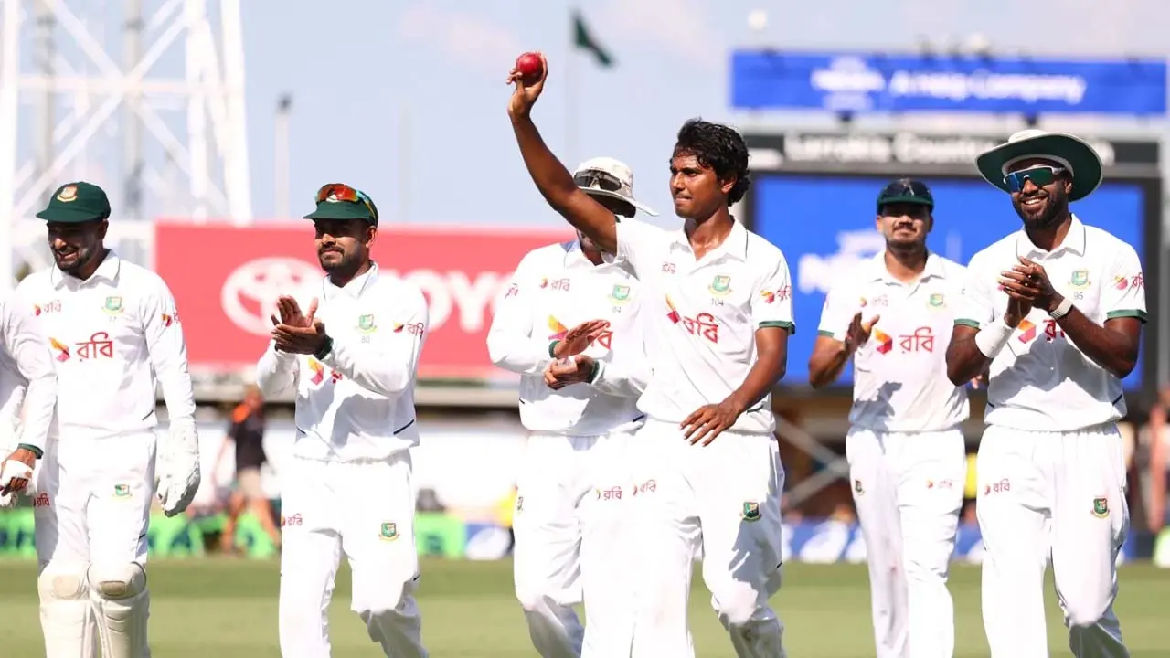 অস্ট্রেলিয়ার মাটিতে অবিশ্বাস্য কীর্তি গড়লেন হাসান মাহমুদ