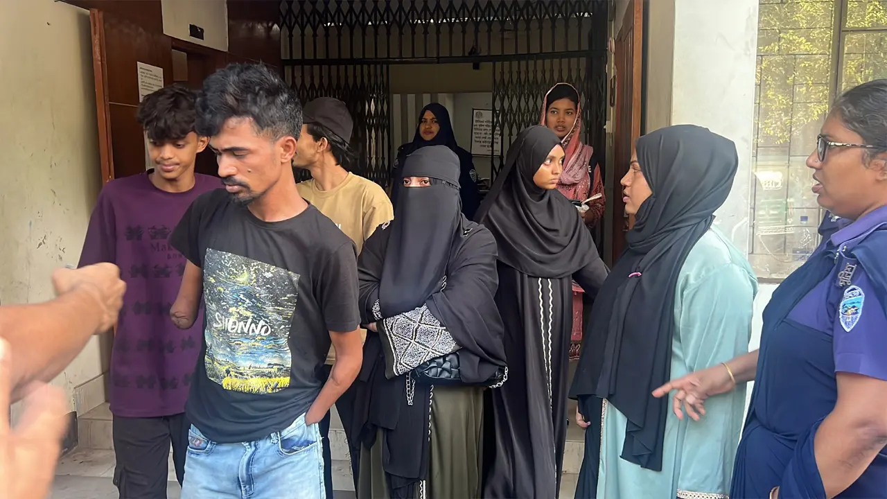 ব্যবসায় প্রতিষ্ঠানে হামলা, ‘হাতকাটা’ কাদেরসহ গ্রেপ্তার ৫