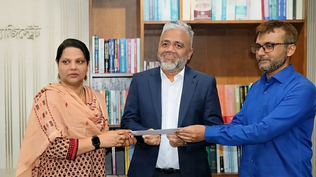 অসুস্থতায় কর্মহারা : ‘হ্যালো ডিসি’তে আবেদন করে পেলেন চাকরি