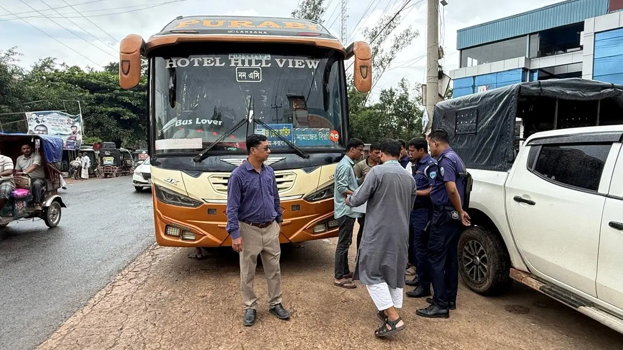 চট্টগ্রাম-কক্সবাজার মহাসড়কে হর্নবিরোধী অভিযানে ৮ হাইড্রোলিক হর্ন জব্দ