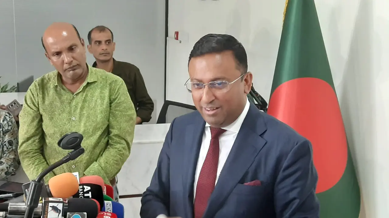 ‘আমি বাংলাদেশি’, ব্রিটিশ নাগরিকত্বের প্রশ্নে পররাষ্ট্র প্রতিমন্ত্রী