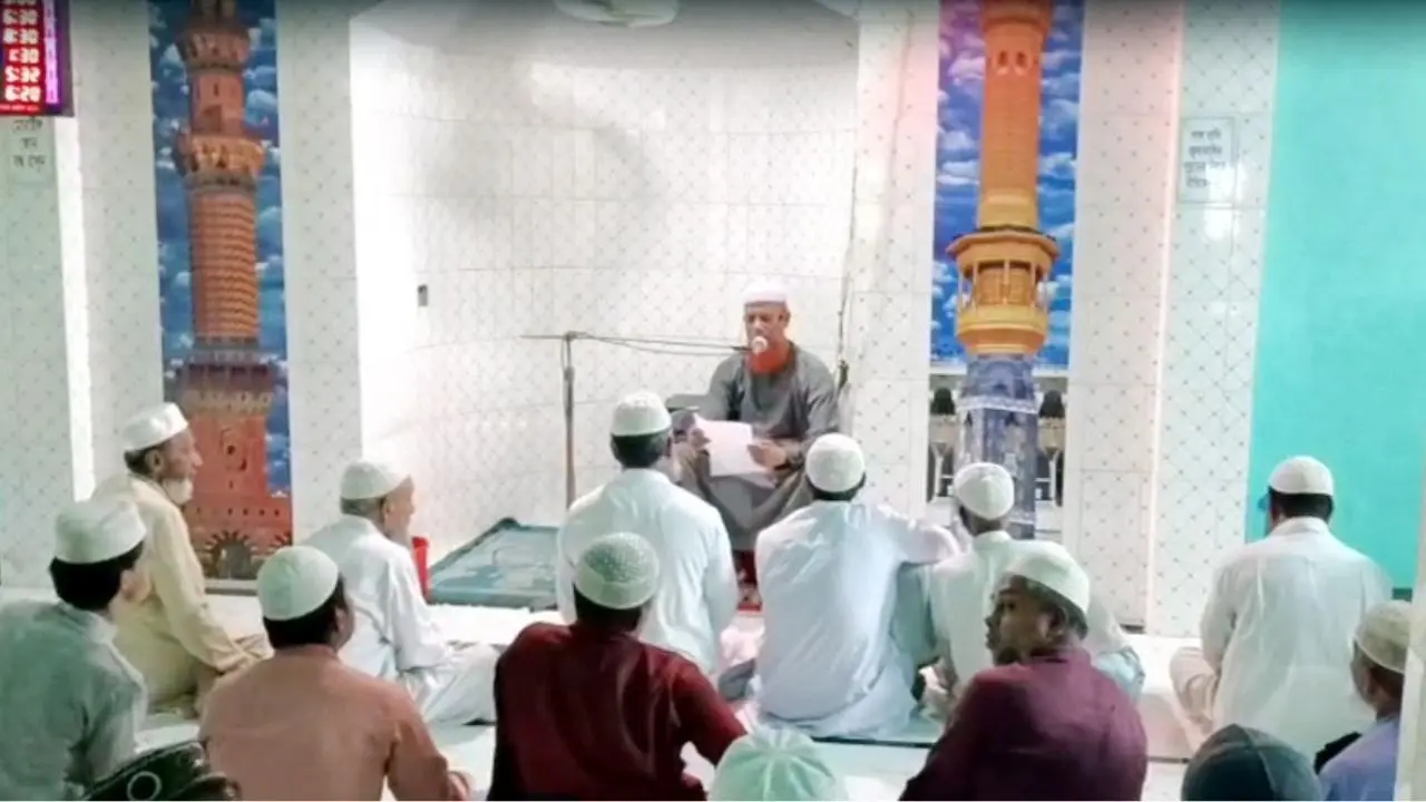 মাদকের বিস্তার ঠেকাতে এলাকায় মাদকসেবীদের দাফন না করার ঘোষণা