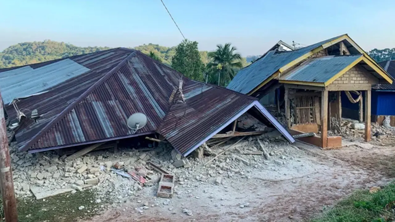 একদিনে দুই শক্তিশালী ভূমিকম্প, ইন্দোনেশিয়ায় মৃতের সংখ্যা বেড়ে ৪৭