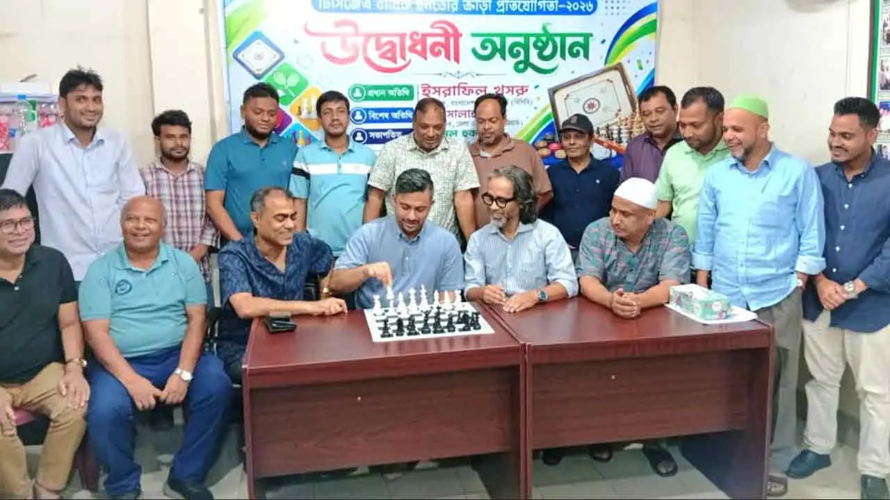 ক্রীড়াঙ্গনকে রাজনীতিমুক্ত রাখতে হবে : ইসরাফিল খসরু