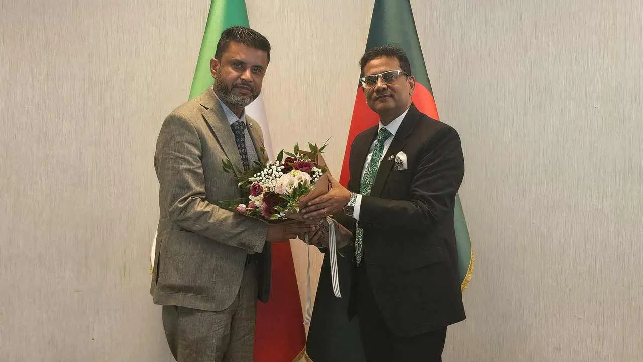 রাষ্ট্রদূতের সঙ্গে ইতালির আরেজ্জোর নবনির্বাচিত কাউন্সিলরের সাক্ষাৎ
