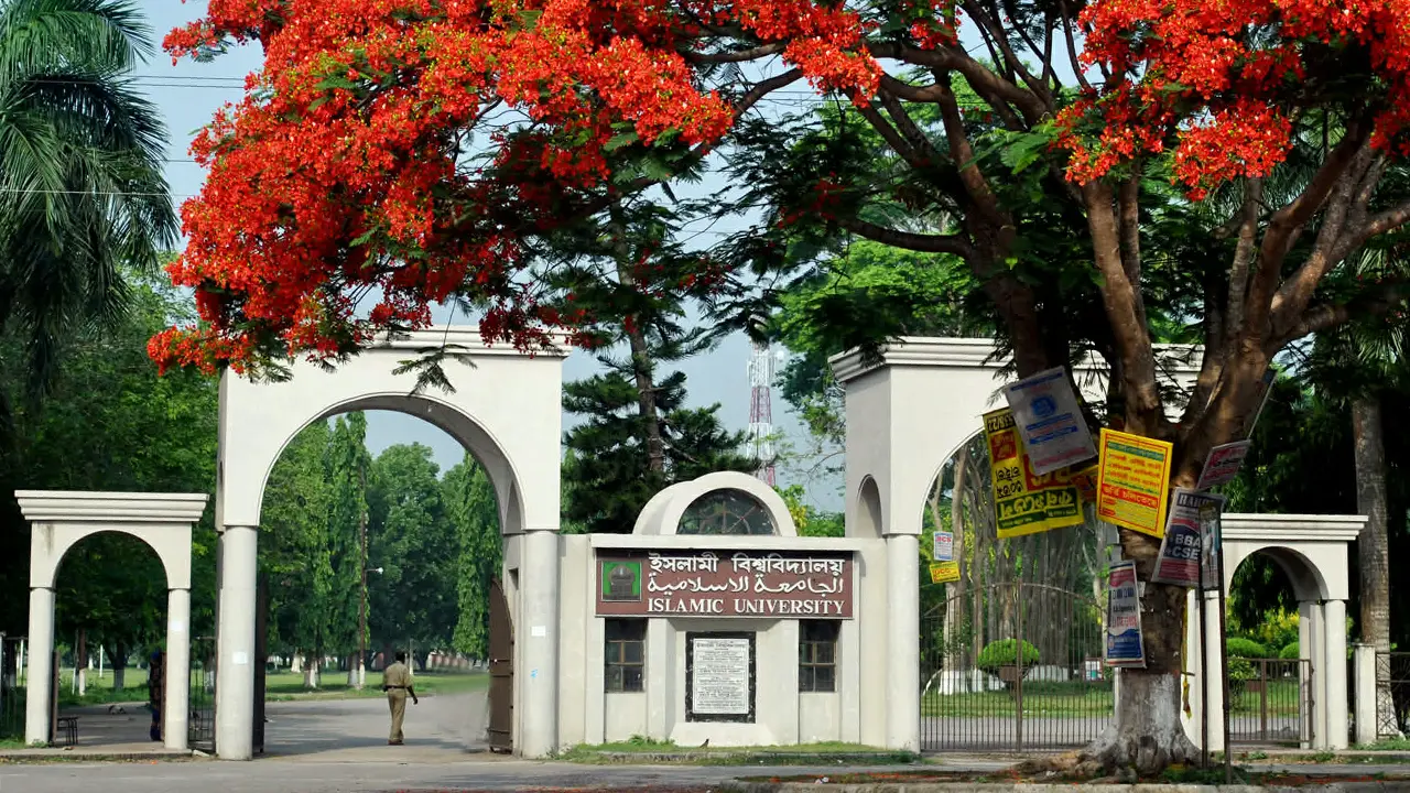 র্যাগিং আতঙ্কে নবীনরা, ‘ম্যানার শেখানো’র নামে নির্যাতনের অভিযোগ