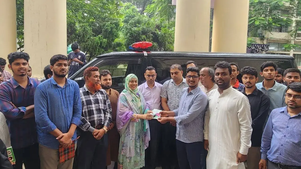 জগন্নাথের শিক্ষার্থীদের জন্য অ্যাম্বুলেন্স উপহার জকসুর