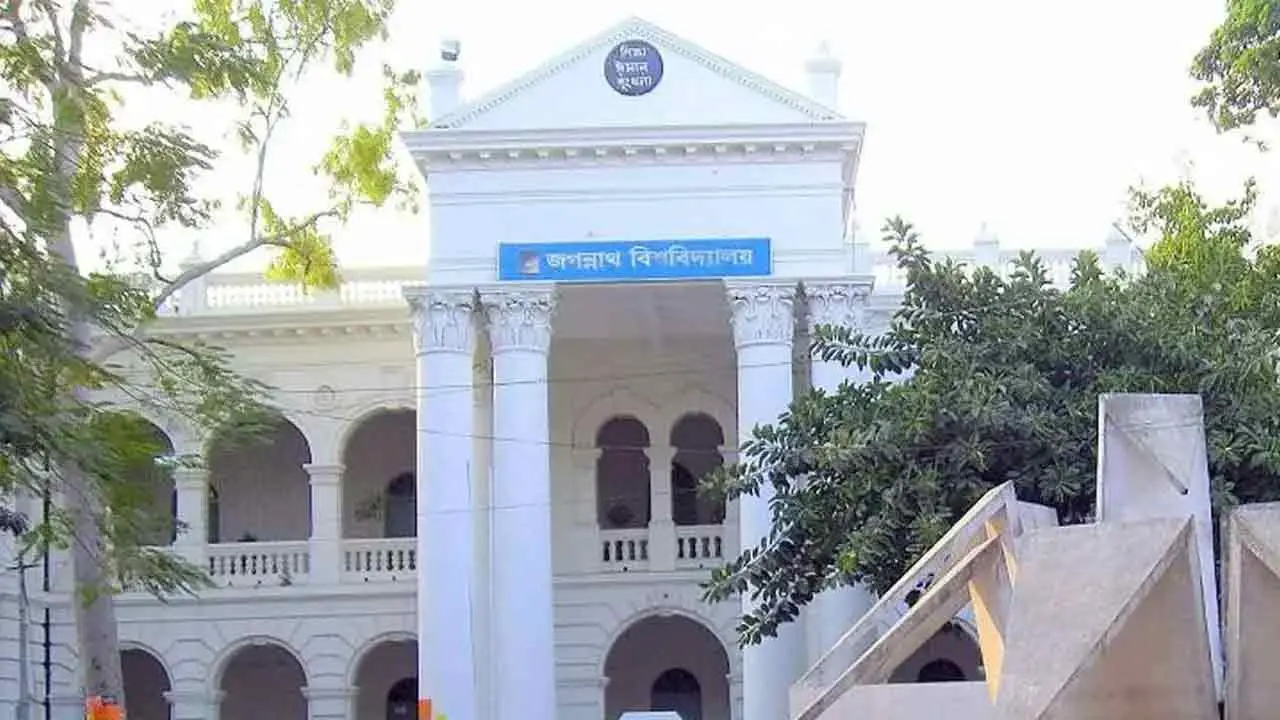 জবিতে সাংবাদিকদের আমন্ত্রণ জানিয়ে বৈঠক থেকে বের করে দেওয়ার অভিযোগ