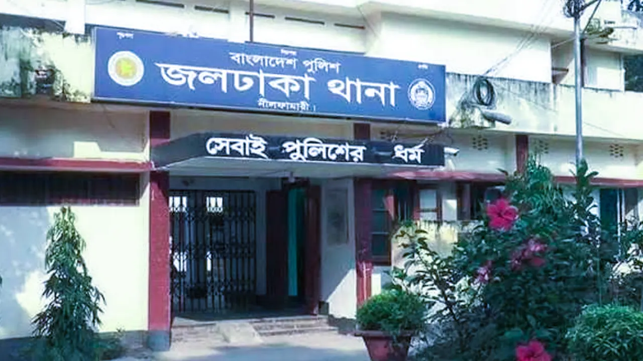 অটোরিকশার চাকায় ওড়না পেঁচিয়ে শিক্ষার্থীর ডান হাত বিচ্ছিন্ন