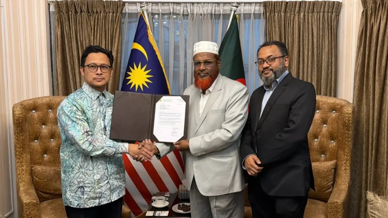 মালয়েশিয়ার প্রধানমন্ত্রীর সুস্থতা কামনায় জামায়াত আমিরের চিঠি হস্তান্তর