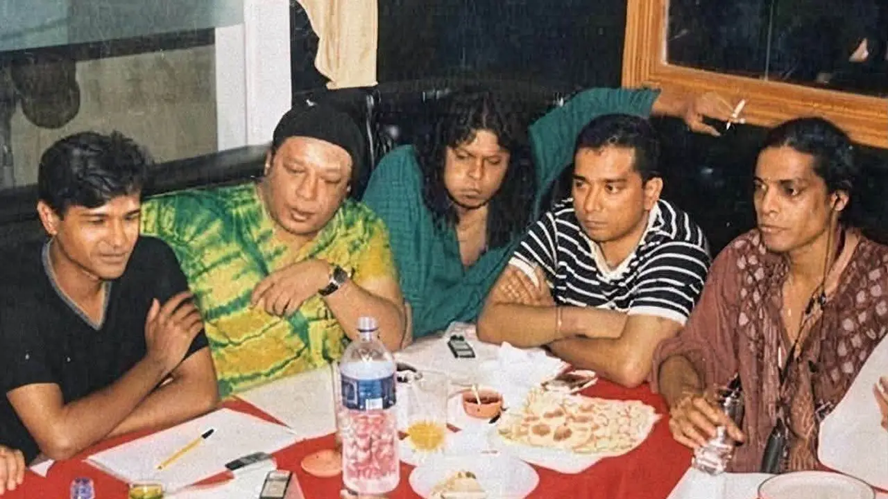 আড্ডায় আইয়ুব বাচ্চু-জেমস-হাসান, পুরনো ছবি শেয়ার করে স্মৃতিকাতর শওকত ইমন